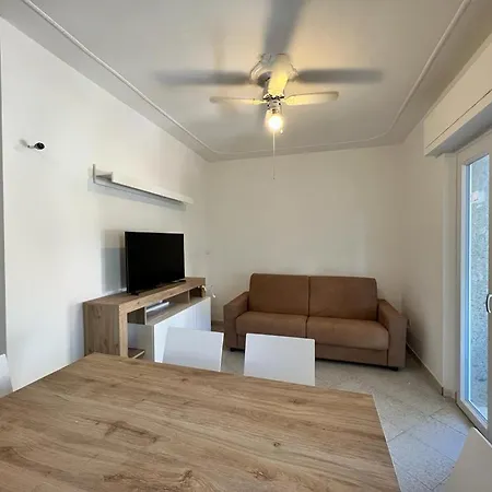 House 福洛尼卡